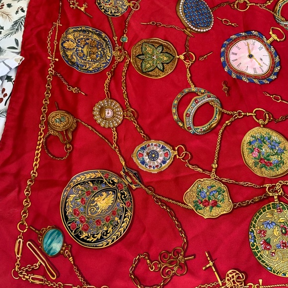 Vintage 100% Silk Red Gucci Scarf - Picture 8 of 10